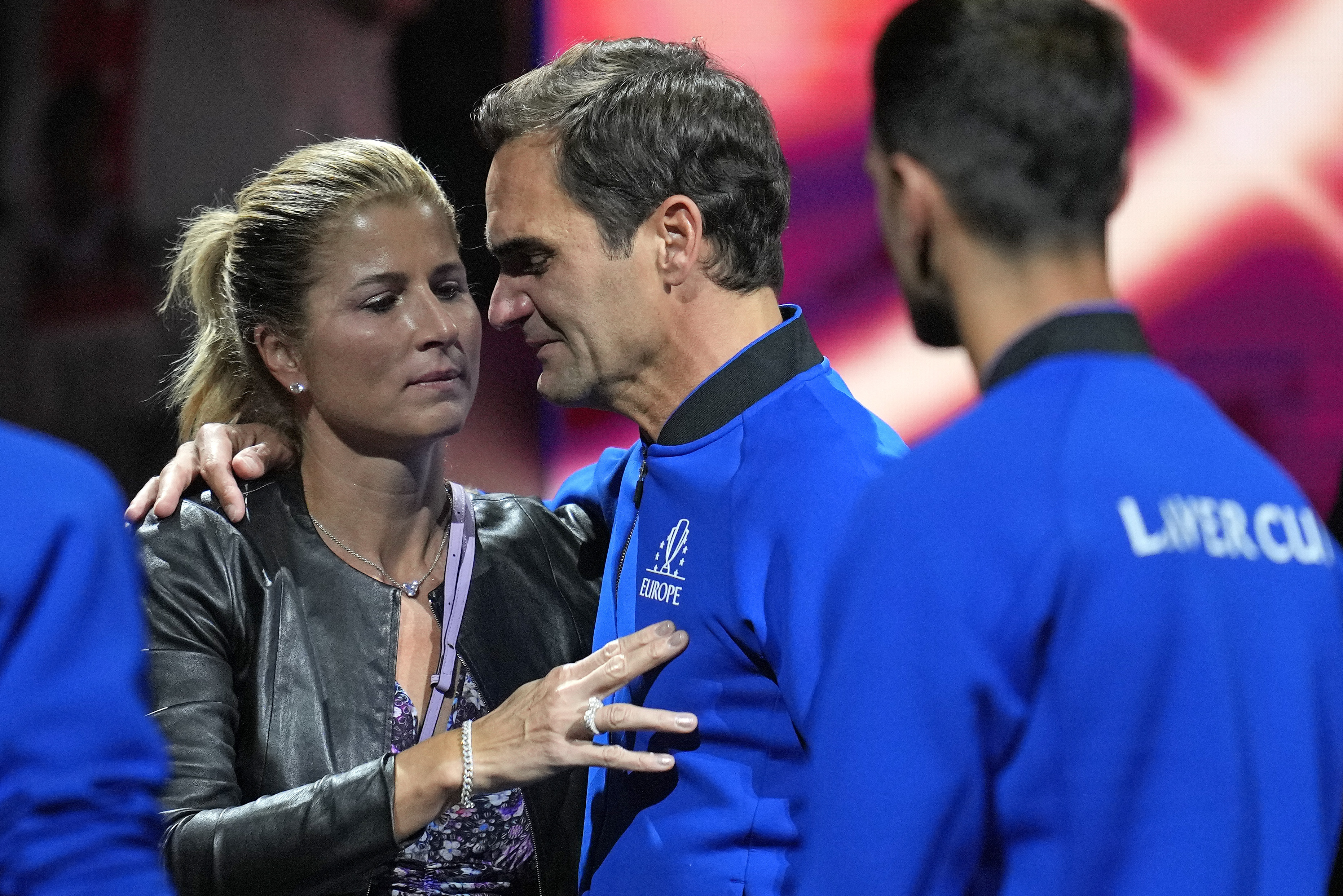 Mirka admite que extrañará a Federer jugando al tenis