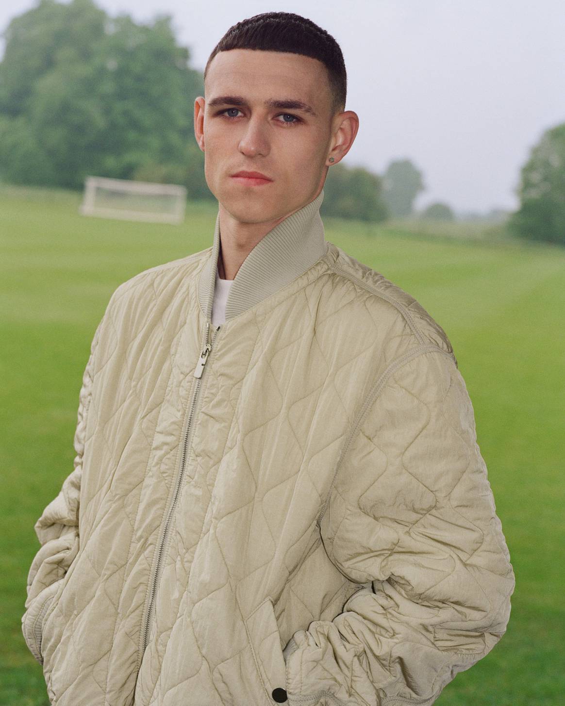 Phil Foden en la campaña de retratos con temática futbolística de Burberry.