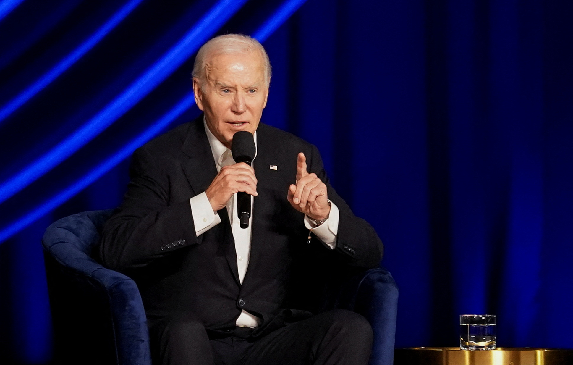 Joe Biden apareció en el teatro de Los Ángeles para la recaudación de fondos del Partido Demócrata