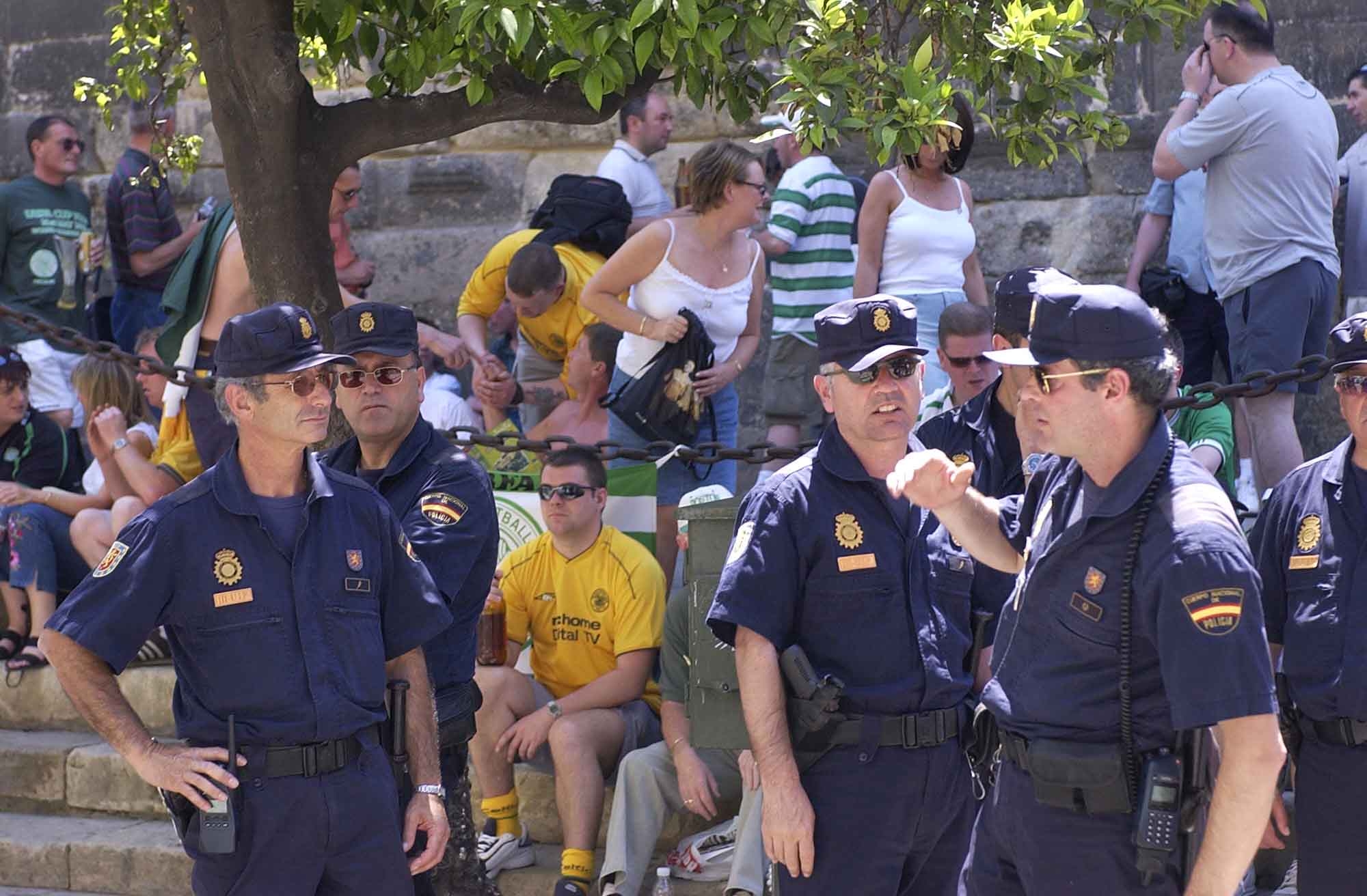 Los detectives de Mallorca e Ibiza han instado a los turistas a evitar las citas en la arena después de que más de 100 carteristas hayan sido detenidos en el último mes.