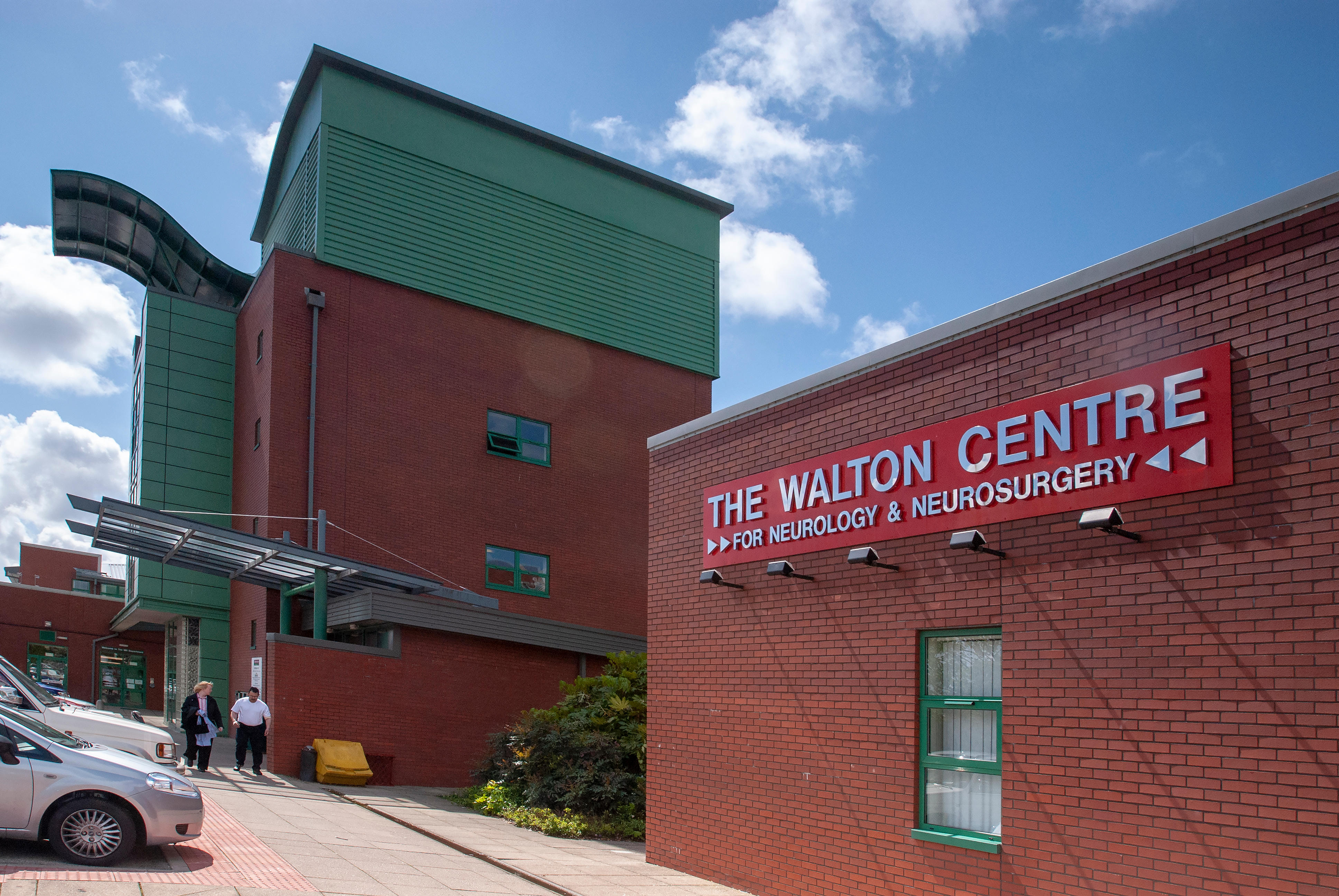 Las cámaras regresan al The Walton Centre de Liverpool
