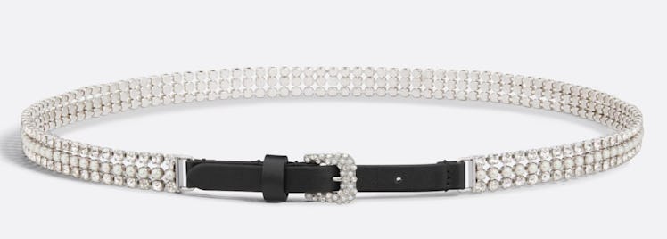 cinturón negro con perlas y cristales