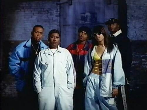 Missy junto a Timbaland (izquierda), Ginuwine y los artistas fallecidos Aaliyah y Magoo (derecha)