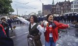 En 1993, los estudiantes de La Haya estaban enojados por la introducción de la beca Tempo.  Quien no obtenga suficientes créditos perderá su financiación estudiantil.   
