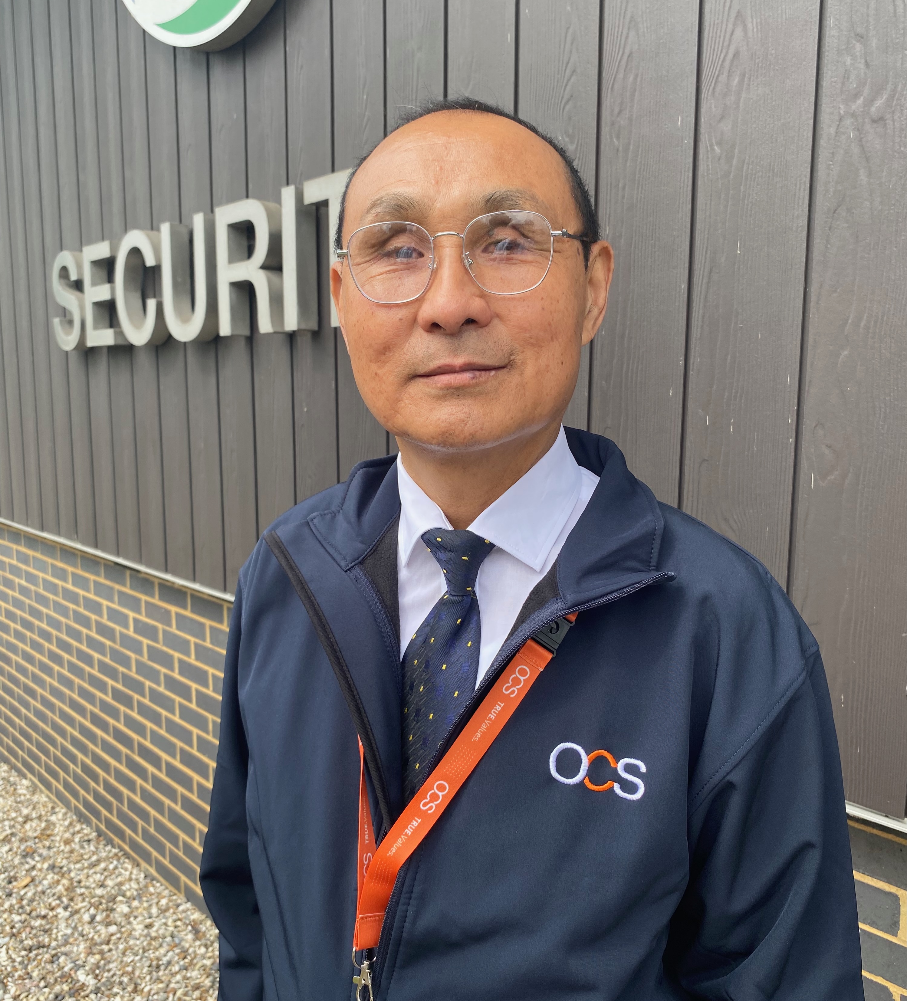 Gurkha Bir Bahadur Rai es ahora supervisor en la empresa de seguridad OCS, después de conseguir el trabajo gracias a 15 años de experiencia militar entre 1979 y 1994.