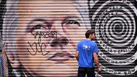Graffiti que representa el rostro del fundador de WikiLeaks y el australiano Julian Assange en una pared de Malbourne. 