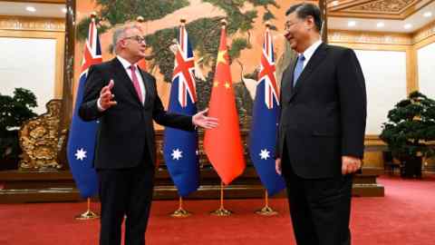 Anthony Albanese se reúne con Xi Jinping en Beijing.  Australia mantuvo su postura geopolítica como un fuerte aliado de Estados Unidos y China dio marcha atrás