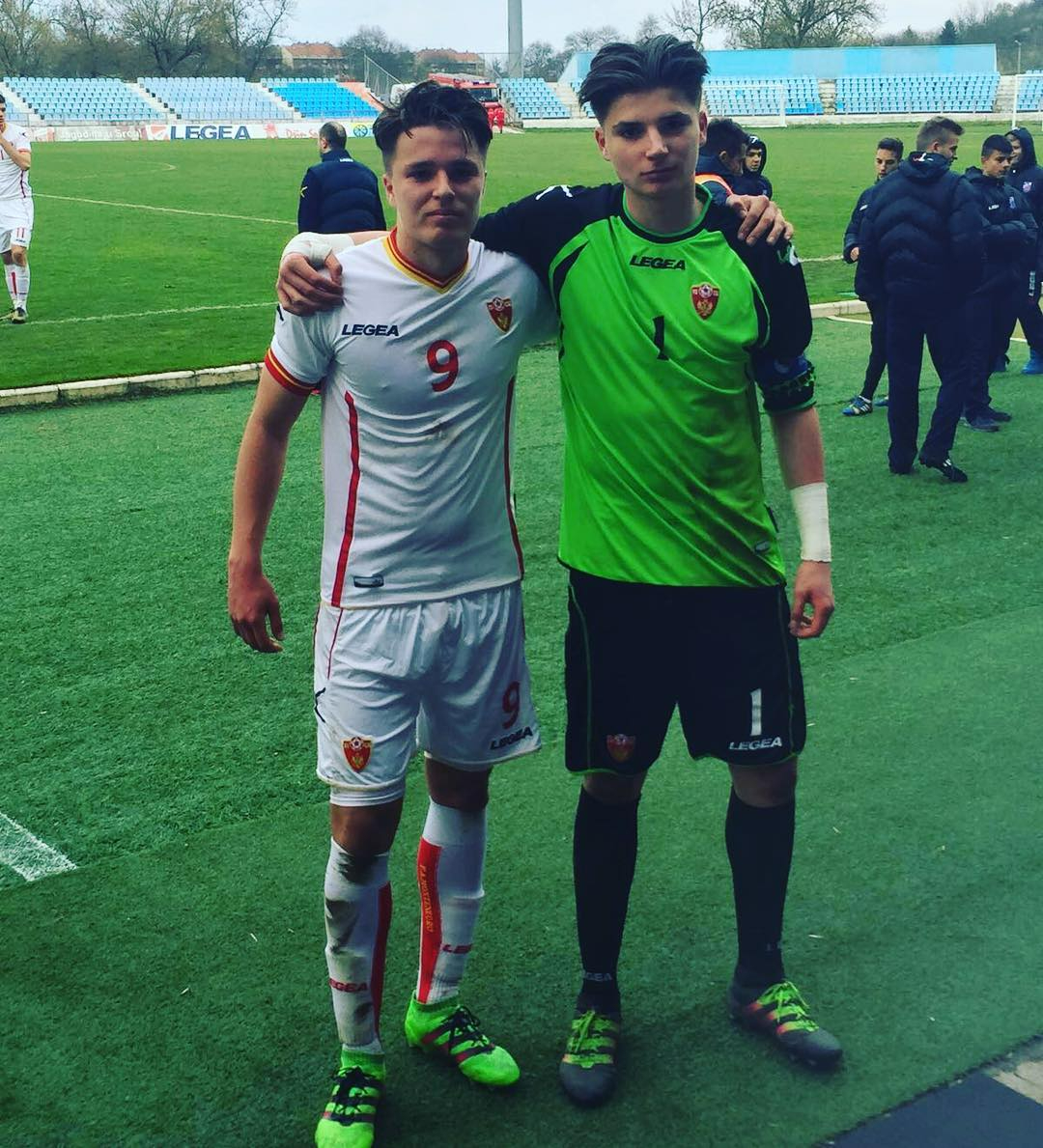 Los hermanos jugaron en la academia de Anderlecht y en la sub-21 de Montenegro.