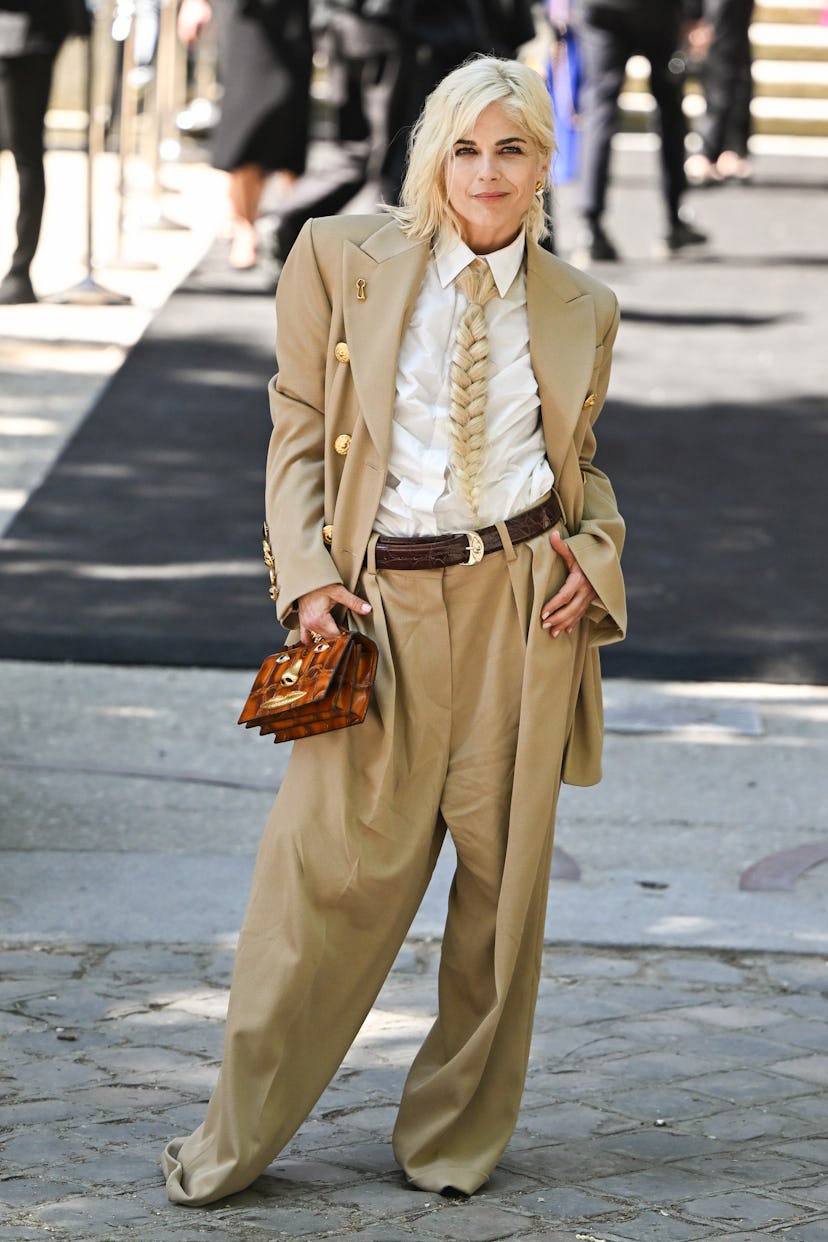 Selma Blair en el desfile Schiaparelli Haute Couture Otoño/Invierno 2024