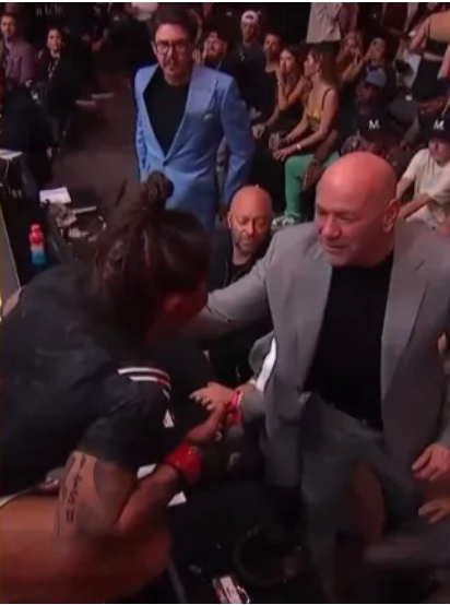 Un furioso Bueno Silva protestó por la detención con el jefe de UFC Dana White