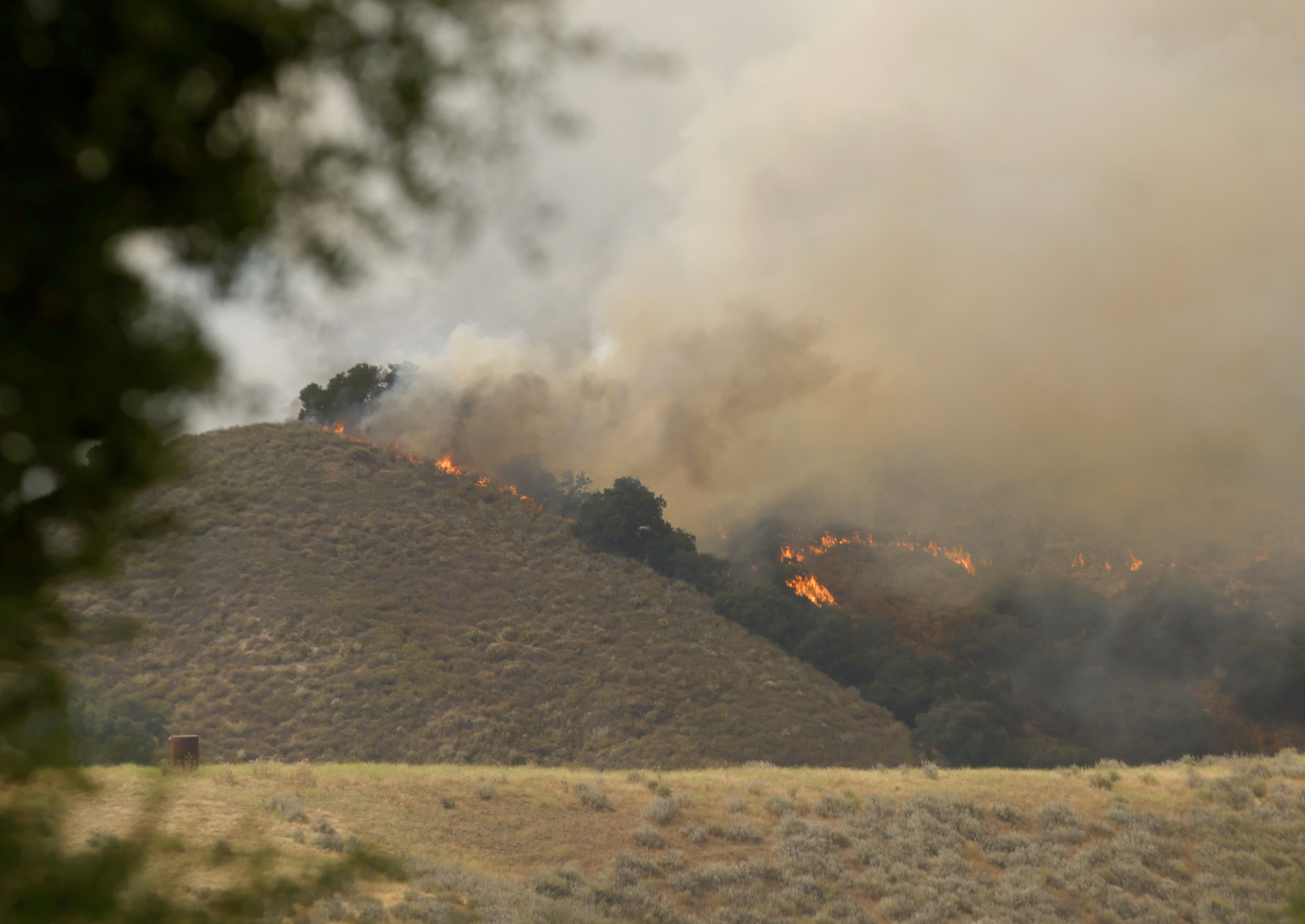 El incendio ha quemado más de 12.227 acres.