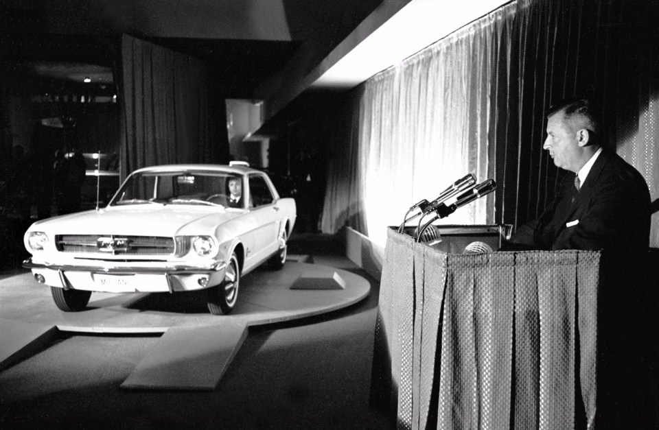 Ford II le da al mundo su primer vistazo al nuevo Mustang el 17 de abril de 1964