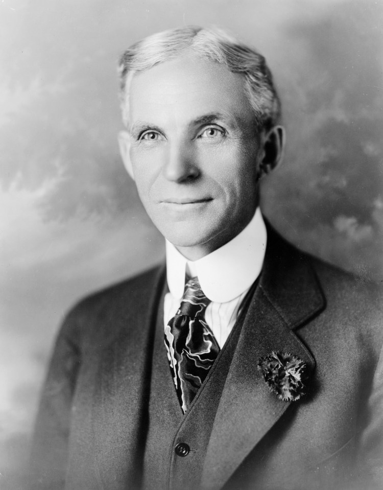 El fundador de la empresa, Henry Ford, el abuelo de Ford II