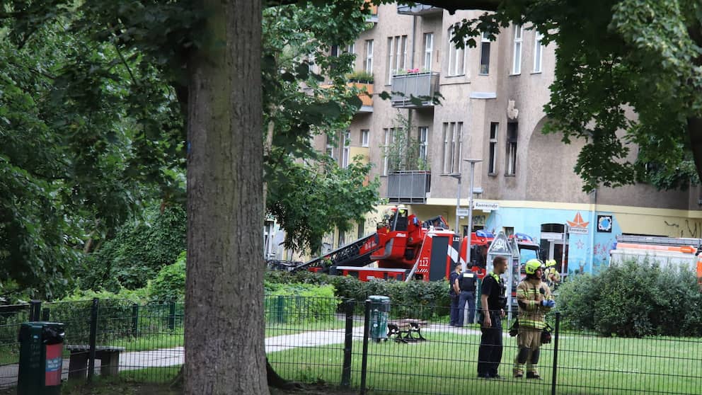 Se produjo un incendio en un apartamento del primer piso; aún se pueden ver claramente las huellas de hollín