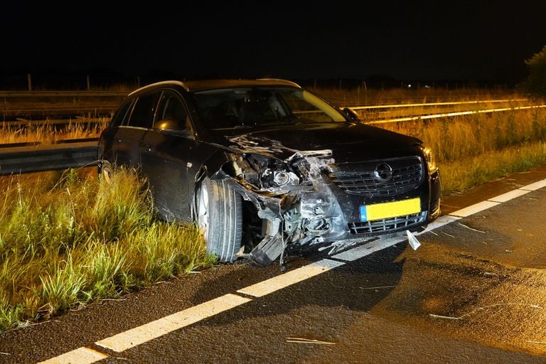 El conductor del coche que chocó por detrás al otro coche ha sido detenido (foto: Jeroen Stuve/SQ Vision).