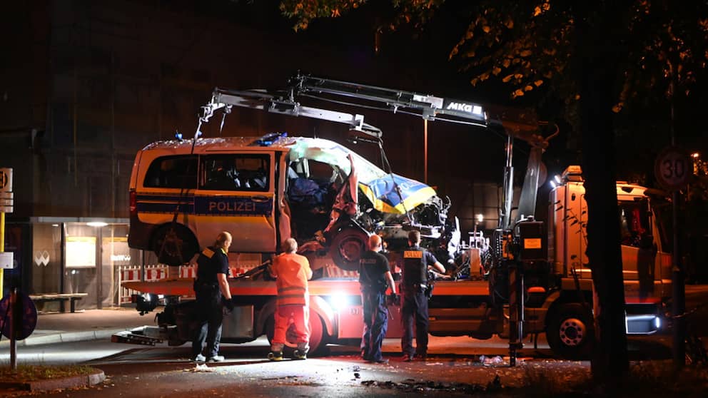 La recuperación de los restos se prolongó hasta alrededor de las cuatro de la tarde.