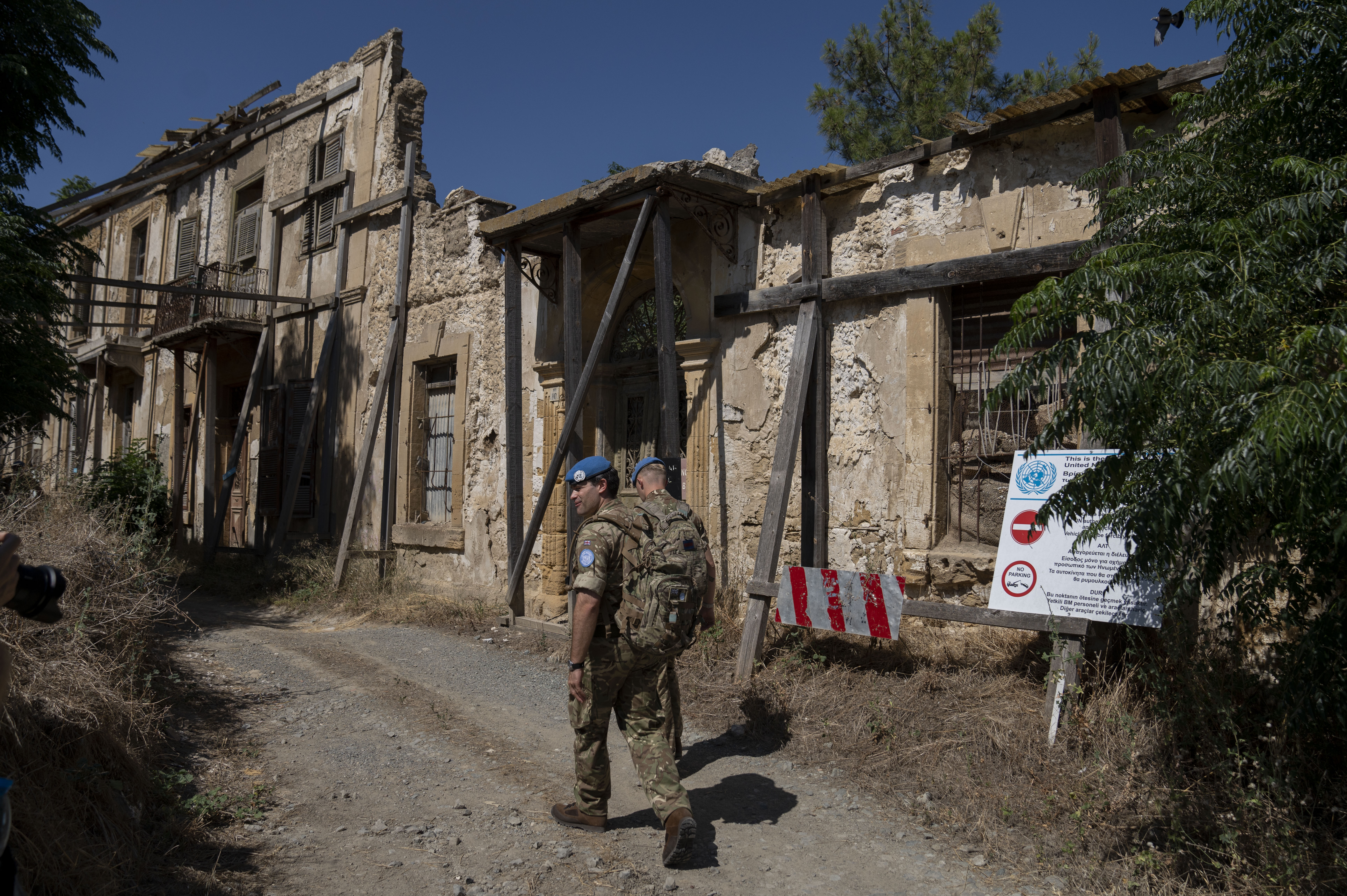 Las fuerzas de mantenimiento de la paz de la ONU patrullan la zona de amortiguación en Chipre