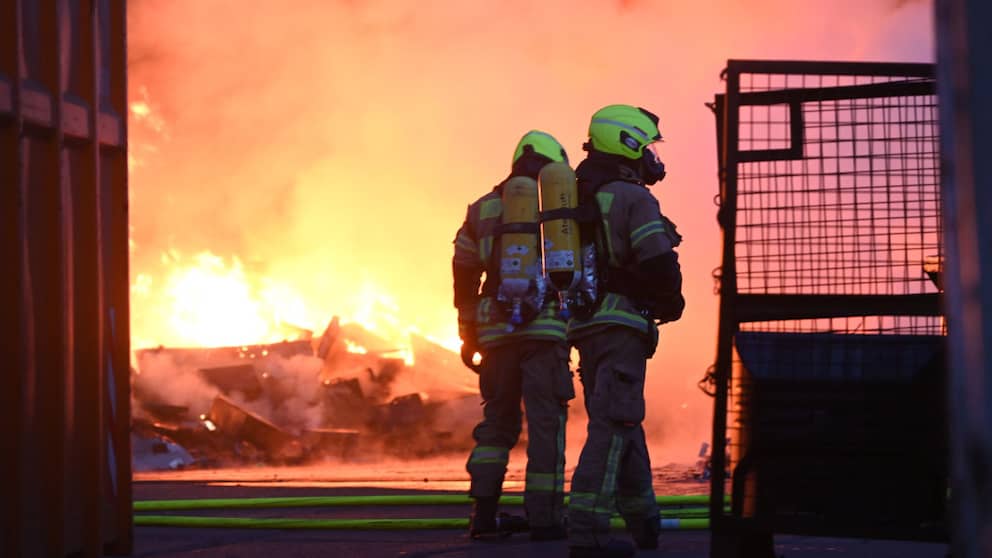Se incendia una empresa de eliminación de residuos en Lichtenberg