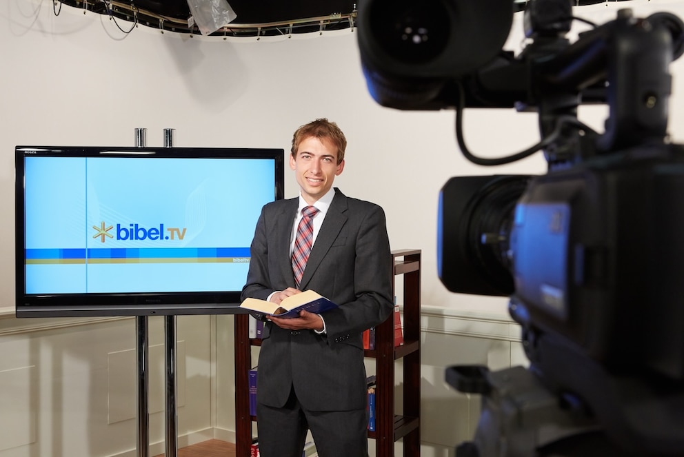 Bible TV es sin duda uno de los canales de televisión más absurdos de Alemania.