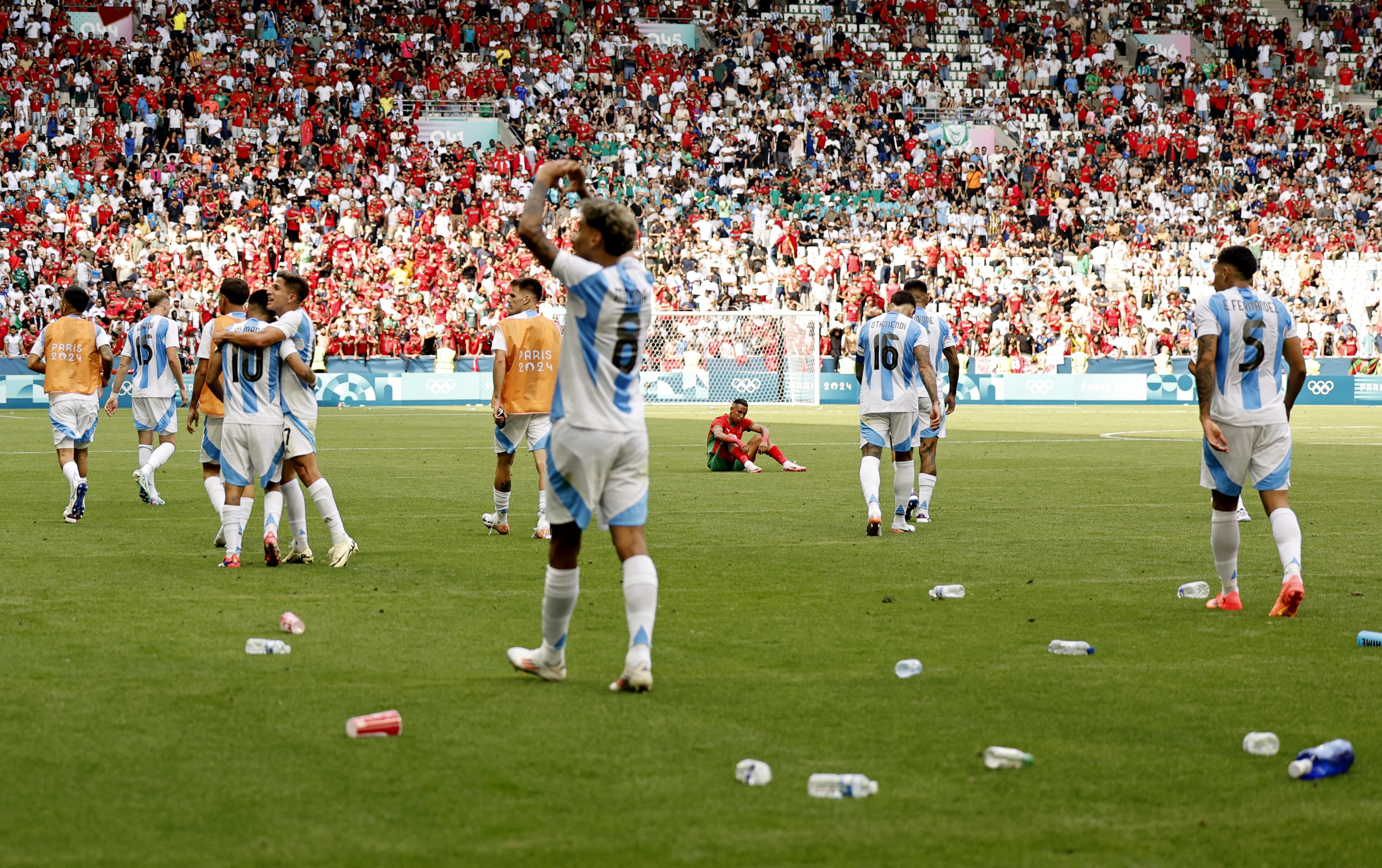 Los jugadores argentinos tuvieron suerte de evitar lesiones en las vergonzosas escenas