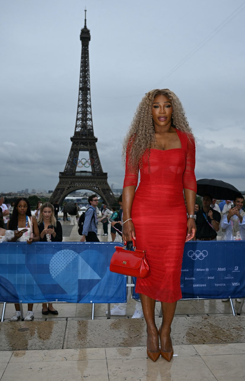 La tenista estadounidense Serena Williams llega antes de la ceremonia de apertura de los Juegos Olímpicos de París 2024...