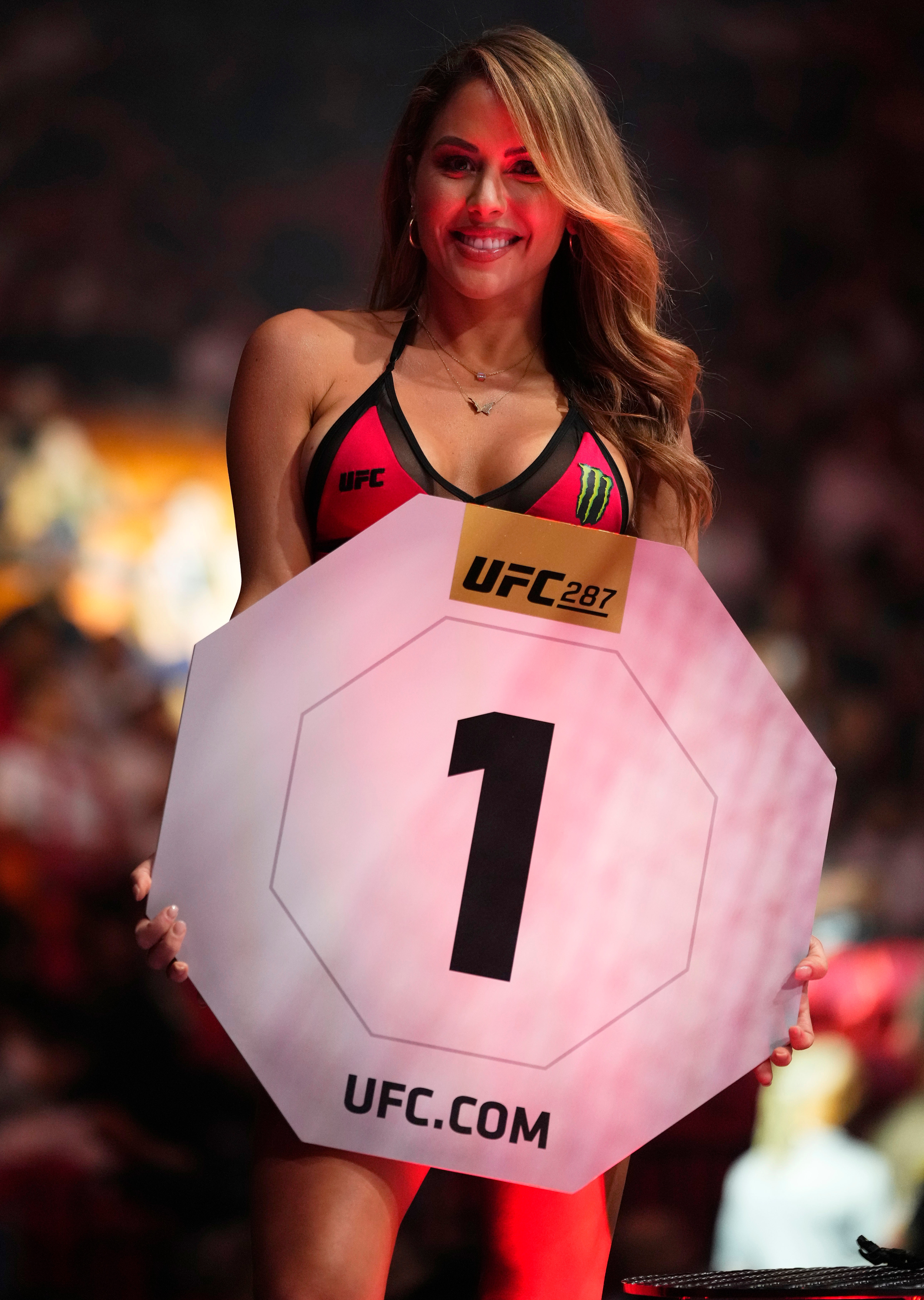 Brittney Palmer se ha hecho un nombre como chica del Octagon