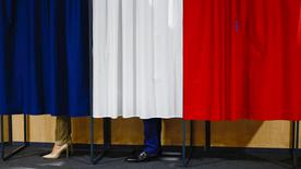 Cabina de votación: elecciones generales en Francia