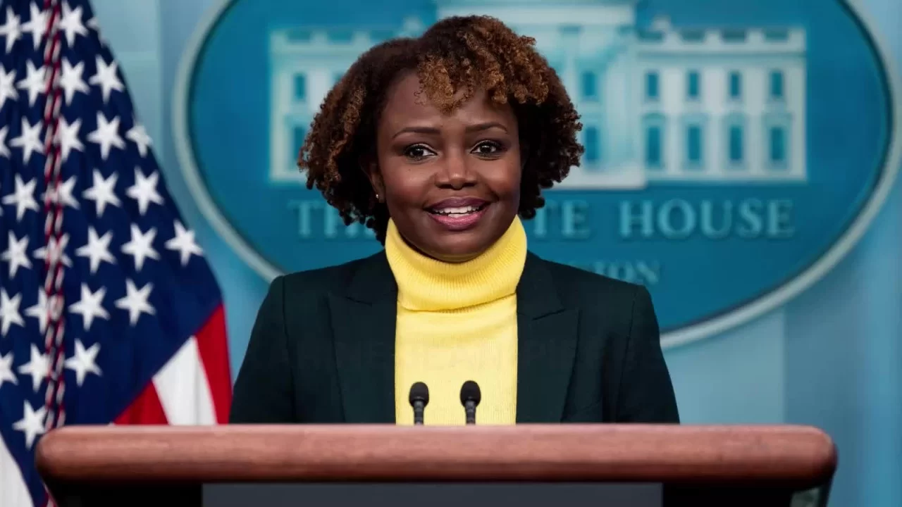 Karine Jean-Pierre será la primera portavoz afroamericana y homosexual en la Casa Blanca