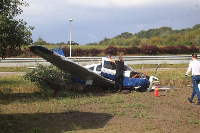 El avión dañado tras el accidente (foto: Alexander Vingerhoeds/Obscura Photo).