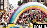 Barcos en Prinsengracht de Ámsterdam durante el Canal Pride en 2022.