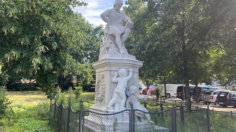 El monumento a Alois Senefelder en Senefelder Platz