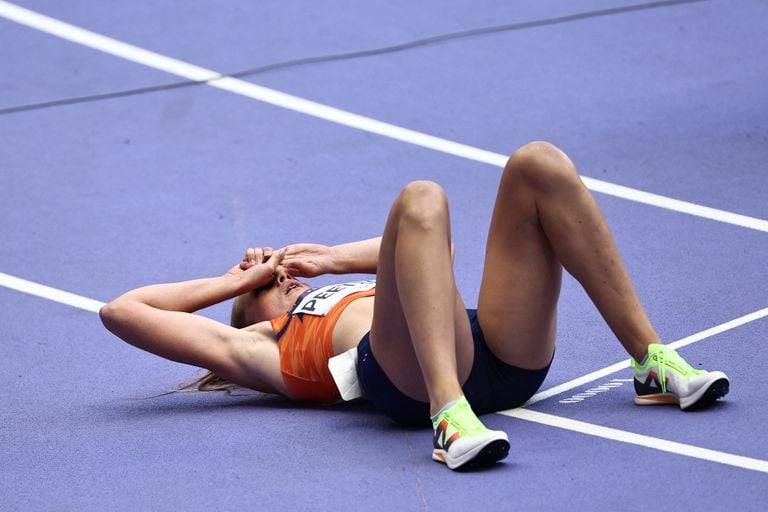 A pesar de un fuerte sprint final, Cathelijn Peeters no logró la clasificación directa (foto: ANP 2024/Anne-Christine Poujoulat AFP).