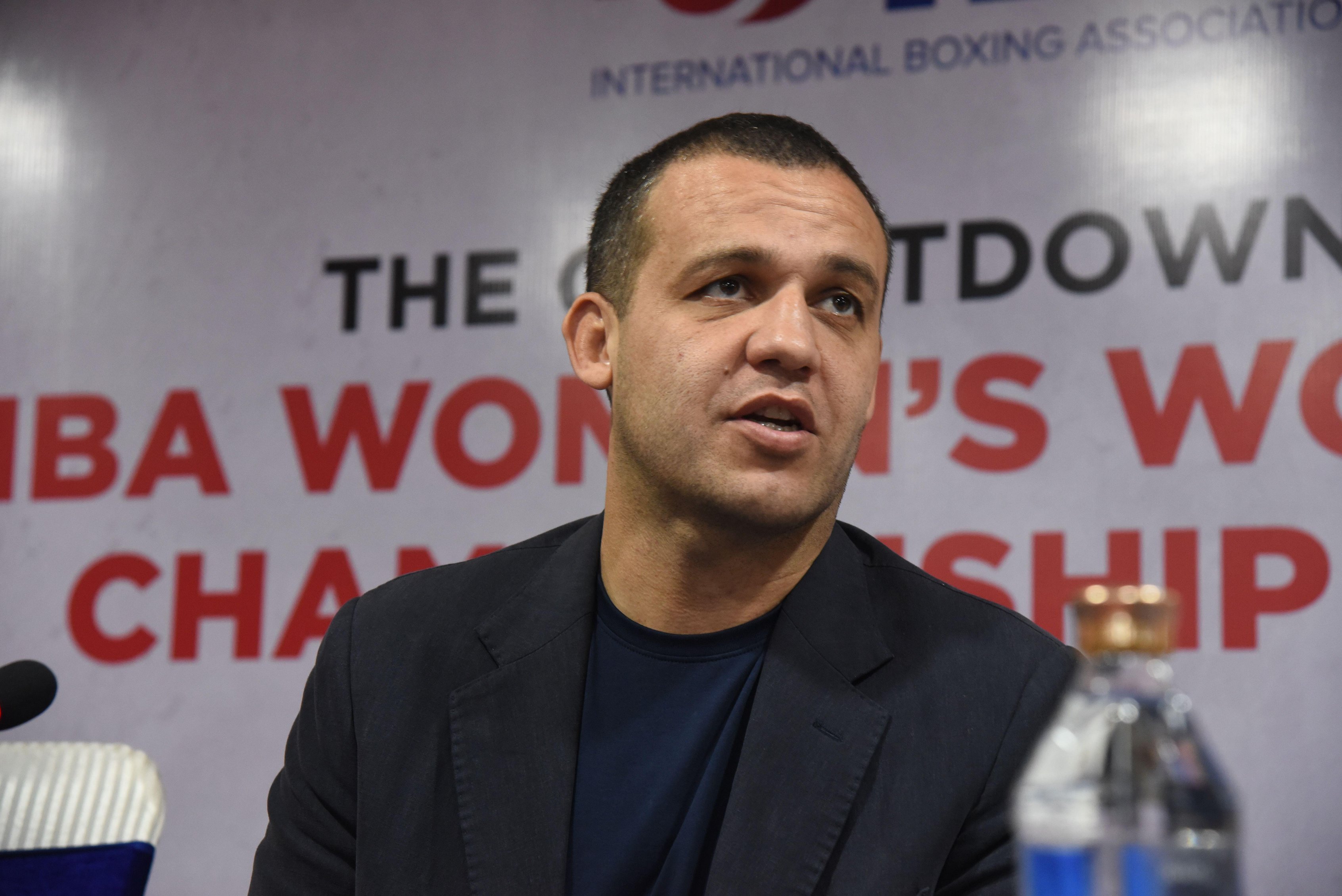 El presidente de la IBA, Umar Kremlev, afirmó que el COI está matando al boxeo femenino