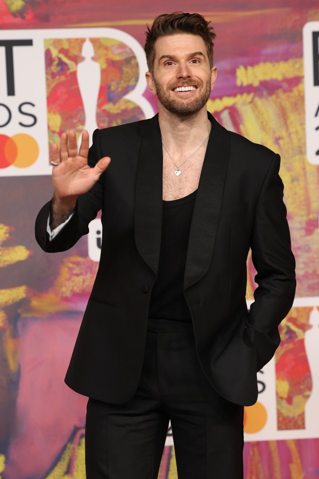 Joel Dommett es otro