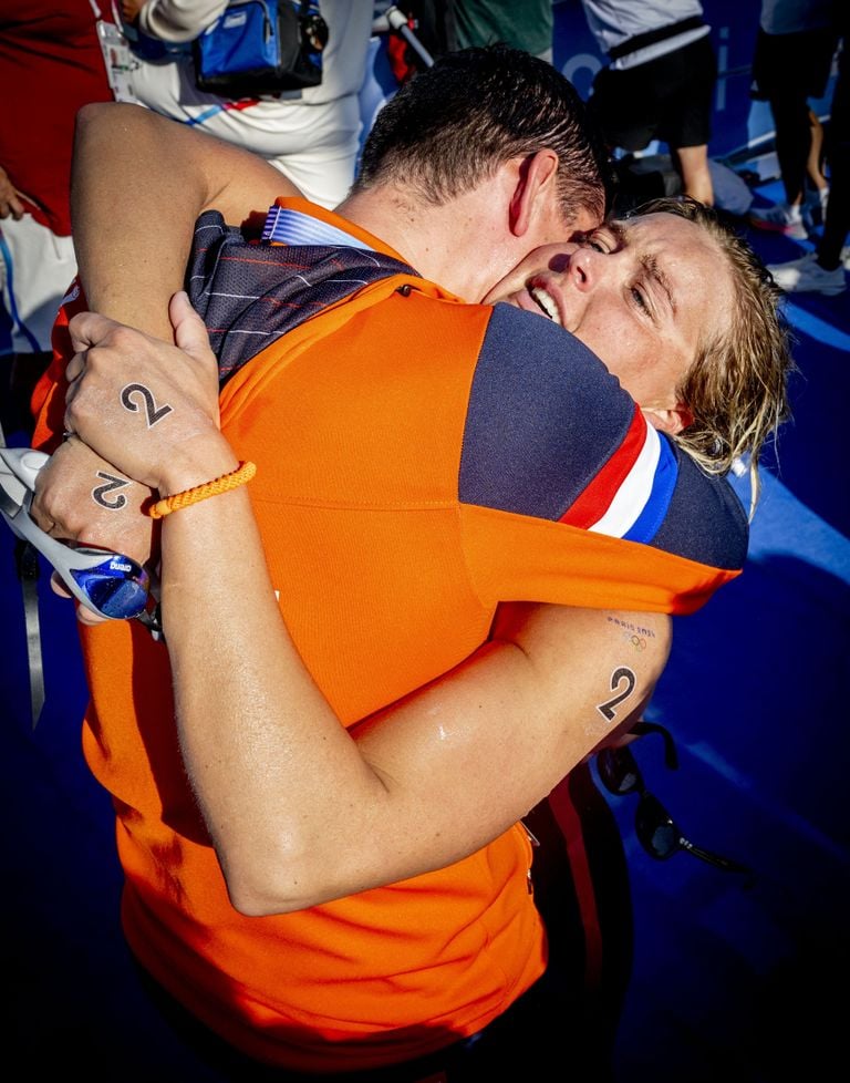 Sharon van Rouwendaal tras su victoria en París (foto: ANP 2024/Robin Utrecht).