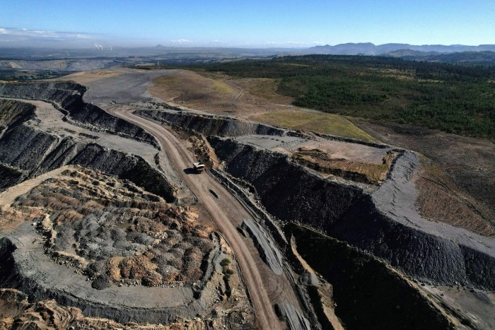 La mina de carbón Mount Owen de Glencore y las tierras rehabilitadas adyacentes se muestran en Ravensworth, Australia.