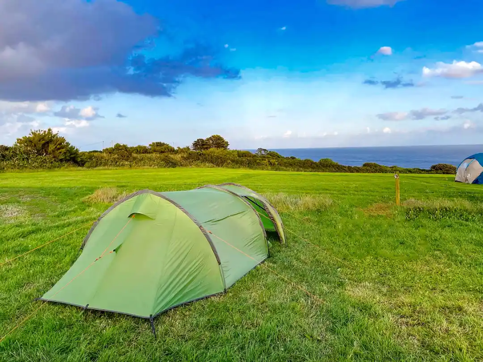 Cadgwith Cove alberga uno de los mejores campings costeros del país.