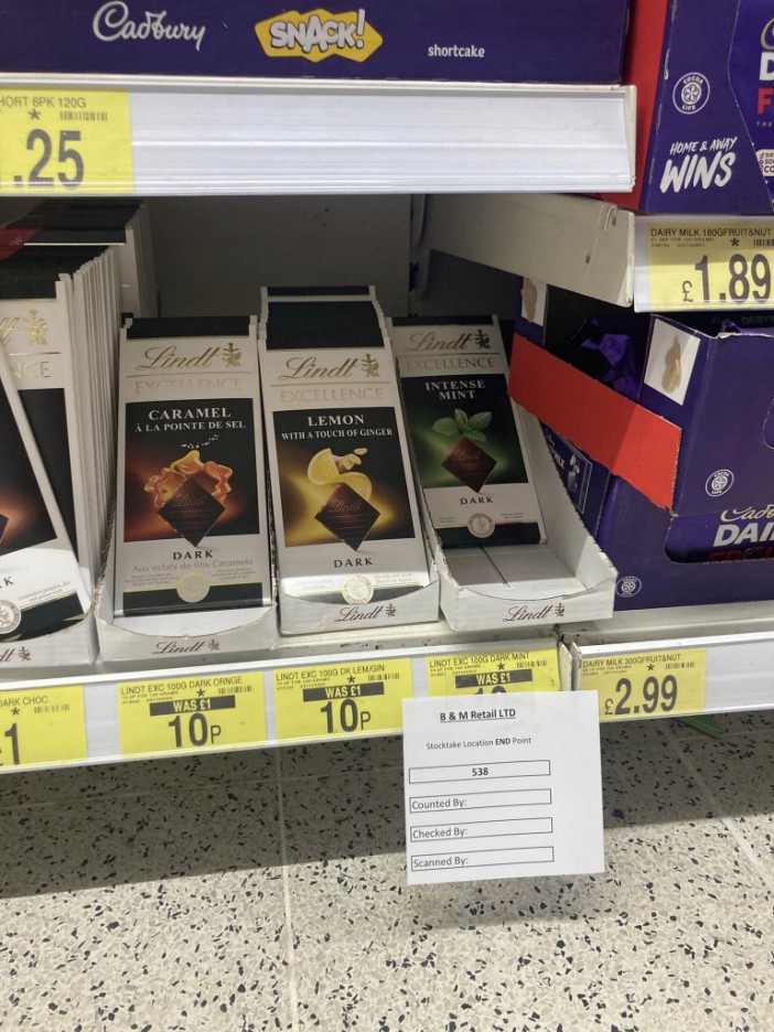 Las tiendas de ofertas han reducido sus precios en dulces.