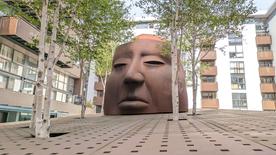 Hay una escultura de Alfred Hitchcock en el patio de los estudios Gainsborough de Londres.