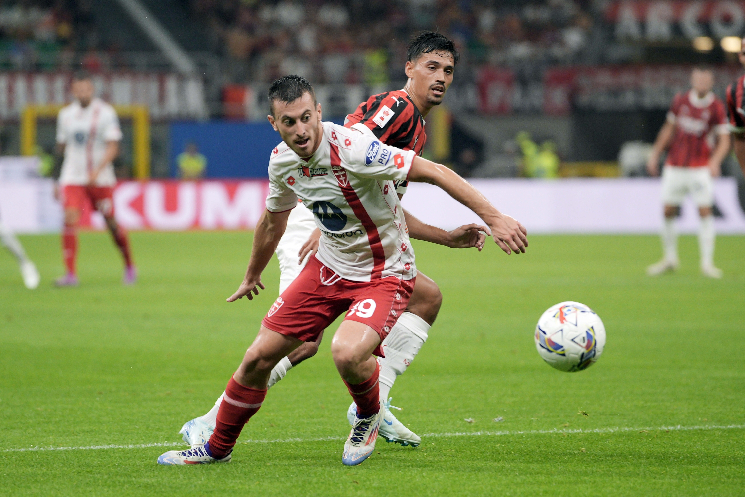 Samuele Birindelli de Monza durante el partido de fútbol del Trofeo Silvio Berlusconi (Trofeo Berlusconi) entre Milán y Monza, en el estadio de San Siro en Milán, Italia - martes, 13 de agosto de 2024. Deporte - Fútbol . (Marco Alpozzi/LaPresse)