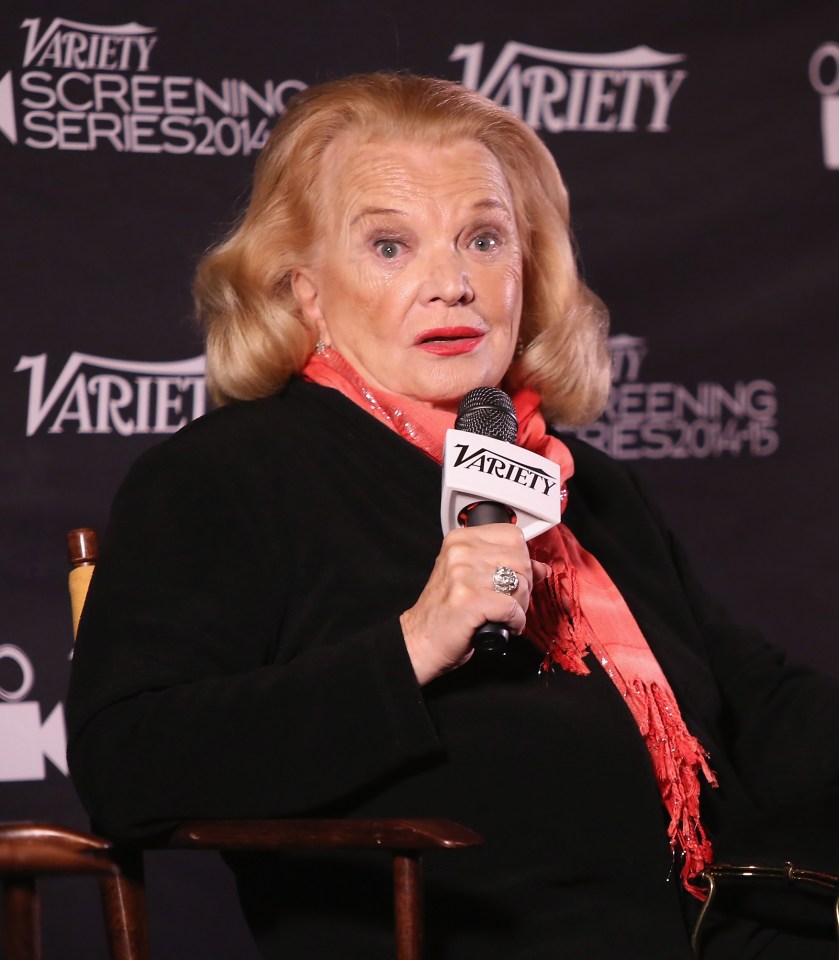 Gena Rowlands, vista en la serie de proyecciones de variedades 2014-2015: Six Dance Lessons In Six Weeks, estaba rodeada de su familia cuando murió.