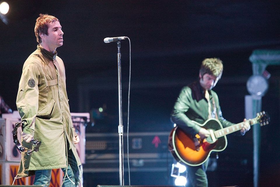 Oasis actuando en Alemania en 2009