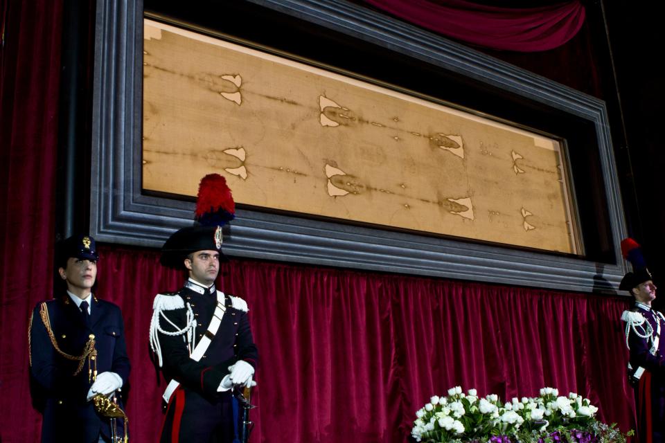 El lienzo sagrado en una exposición de 2015 en Turín, Italia