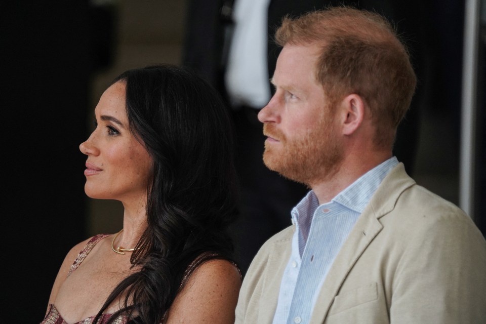 Harry con su esposa Meghan Markle en Colombia a principios de este mes.