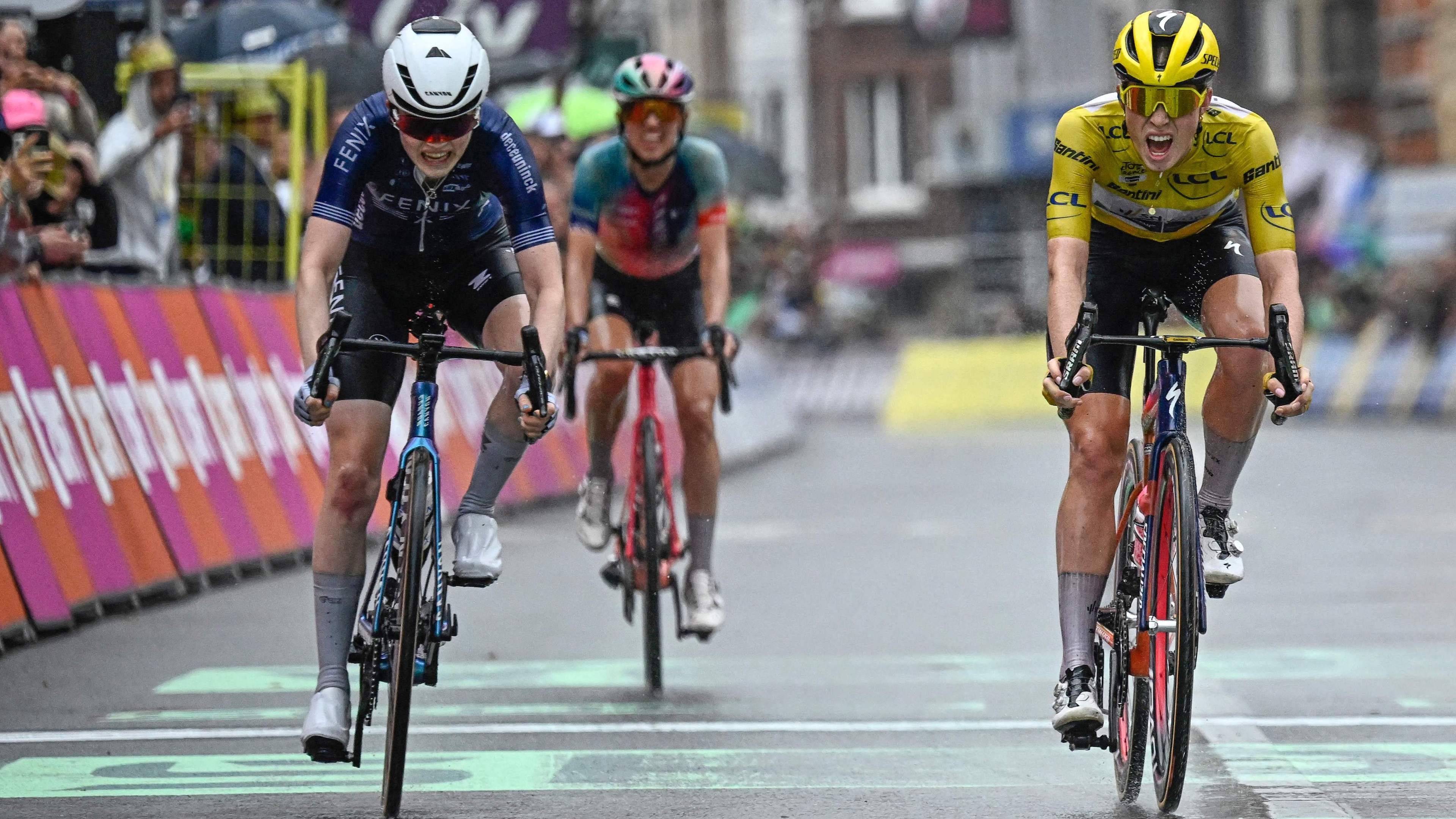 La foto de llegada de la cuarta etapa del Tour de Francia Femenina