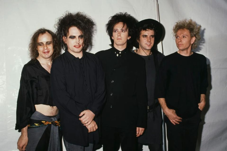 The Cure tiene muchos éxitos, desde Lovesong hasta Lullaby.