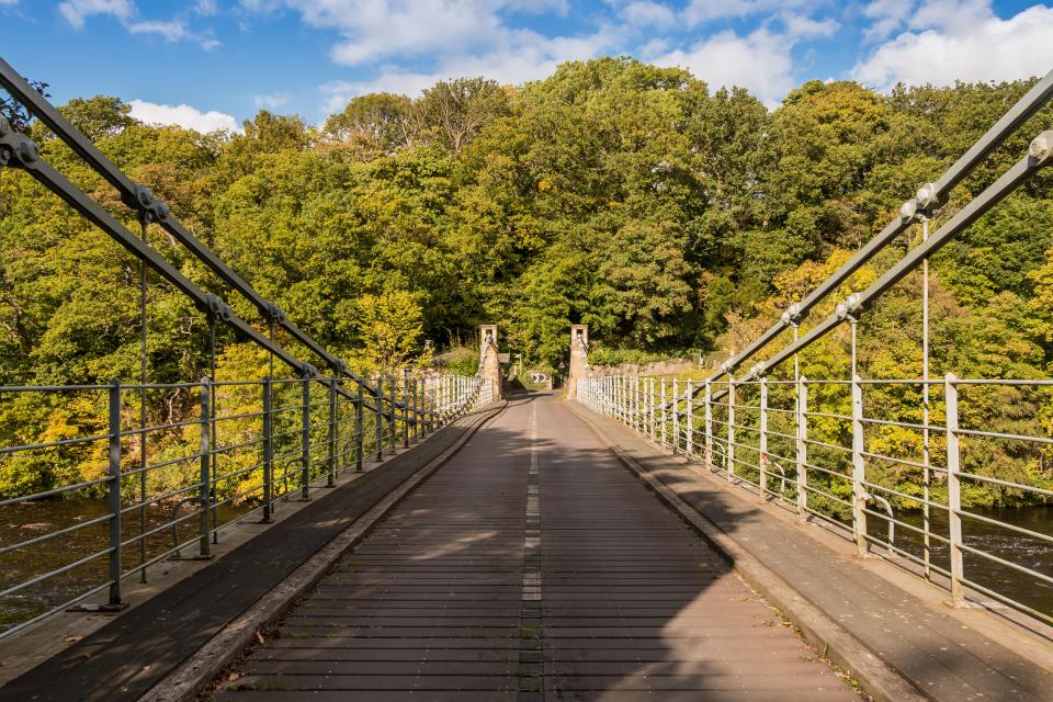 El puente anteriormente soportaba tráfico rodado hasta 2019 (foto de 2017)