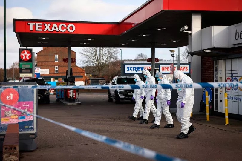 El horror se desarrolló en la explanada de una gasolinera Texaco en Nottingham.