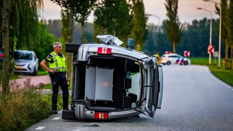 El coche volcado (foto: SQ Vision).