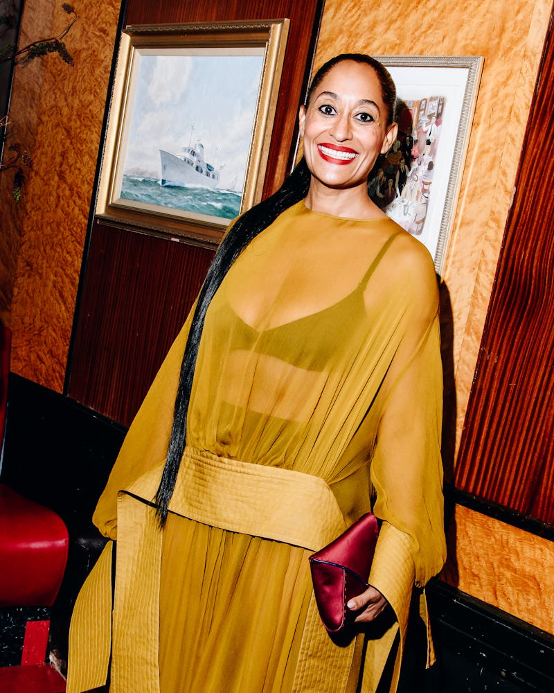 Tracee Ellis Ross con cola de caballo larga